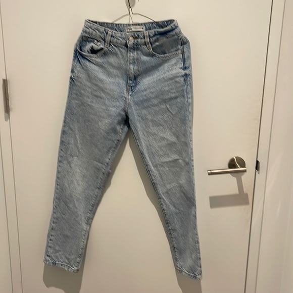Zara Mom Fit high-waisted jeans Size 4 - Picture 4 of 5